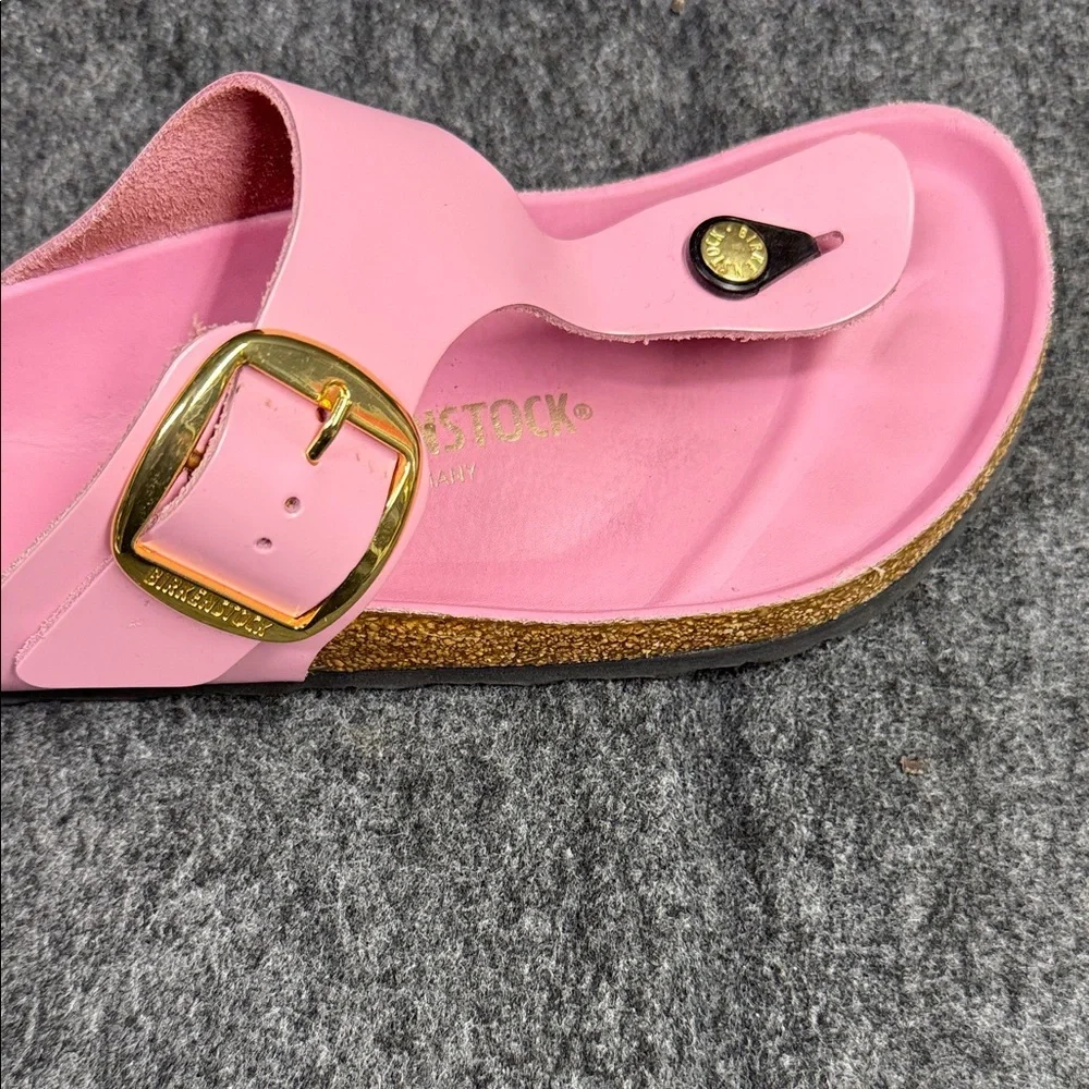 Birkenstock 1 only Right  Pink Sandal with Gold Buckle - Picture 4 of 5